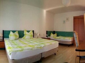 1 habitación y ropa de cama 