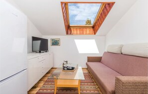 TV, DVD player, table tennis, stereo - Lovely apartment in Kampor with kitchen (Kampor)