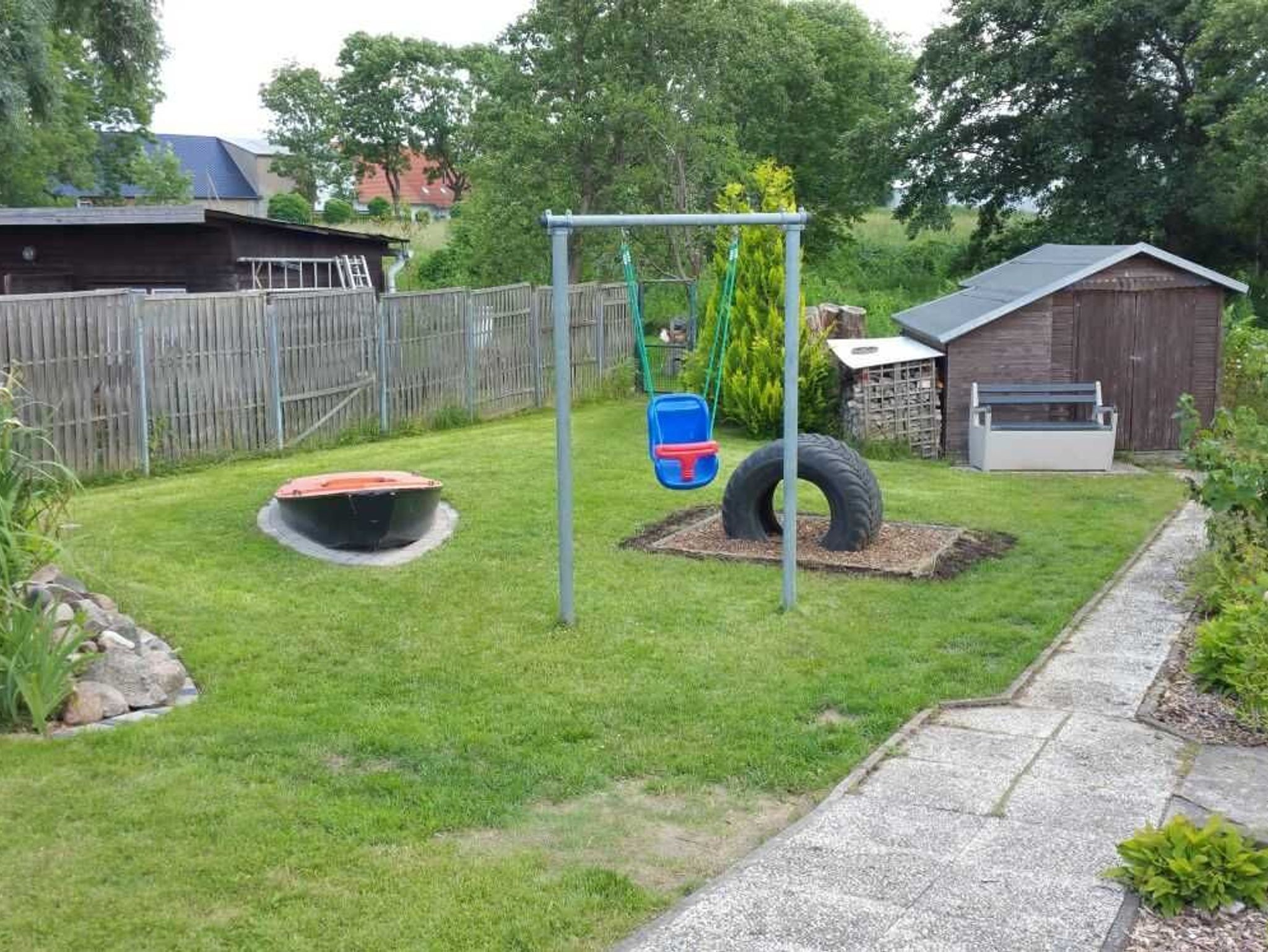 House 500 meters to the water - cheaper bungalow on nice plot - Burg