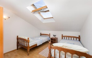 2 bedrooms, free WiFi, bed sheets