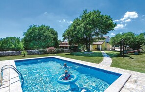 Pool - Awesome home in Badnjevari (Badnjevari)