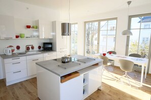 Fridge, microwave, oven, dishwasher