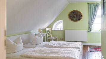 3 Schlafzimmer, Reisekinderbett, WLAN, Bettwäsche