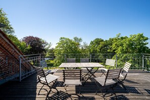 Unclassified image, 3 of 13, button