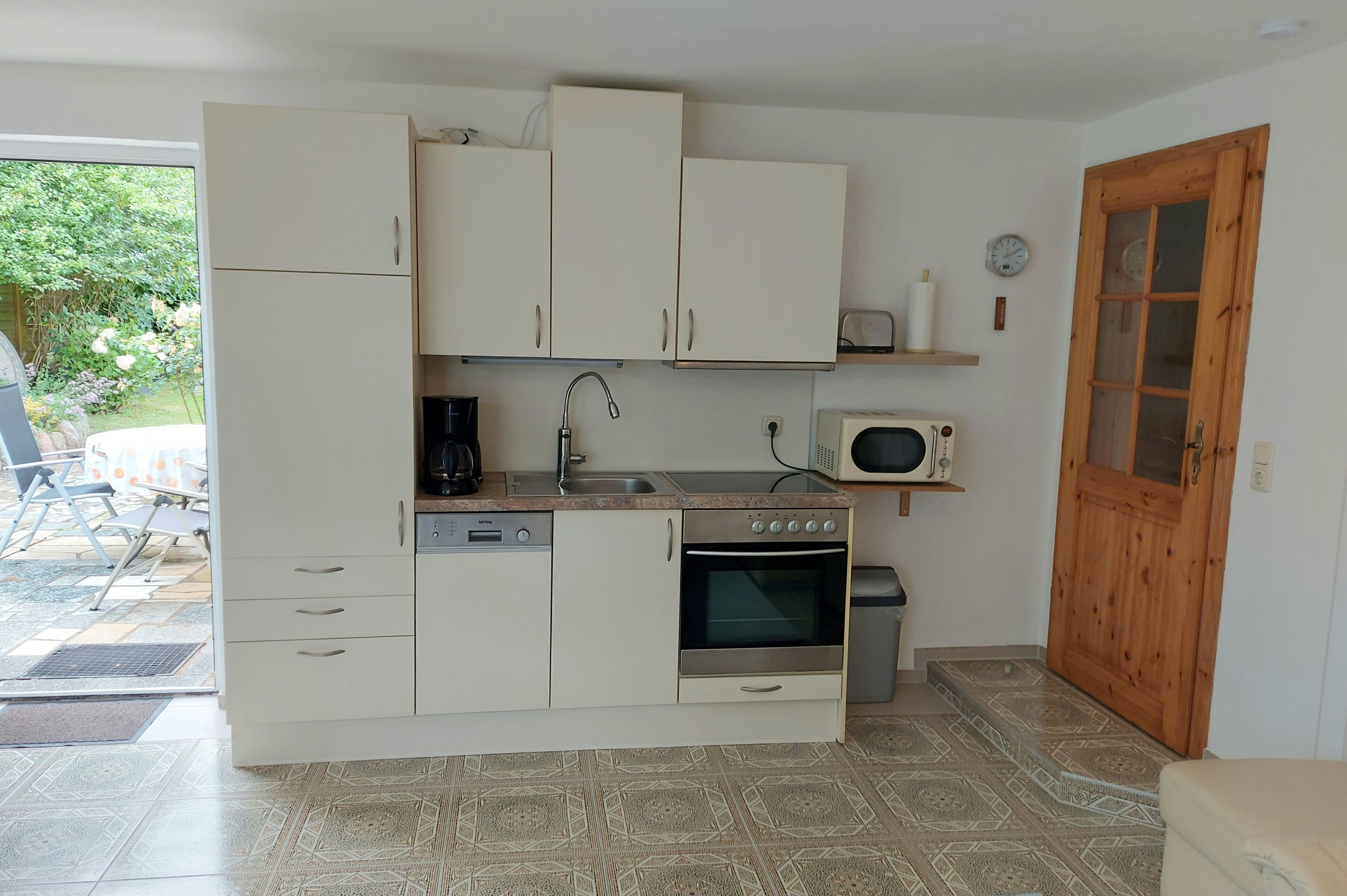 Kühlschrank, Mikrowelle, Ofen, Geschirrspüler