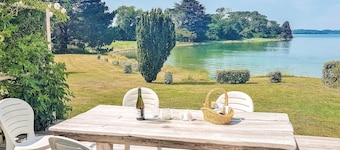 Cozy home in Pont L´Abbé with house sea view