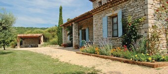 Amazing home in Sainte Croix-à-Lauze