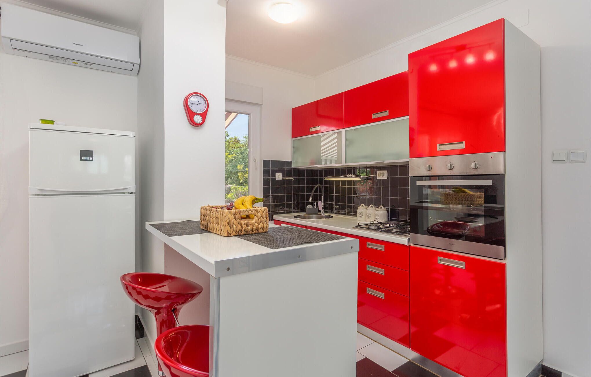 雪櫃、微波爐、爐具、洗碗機