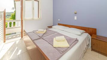 5 chambres, lit parapluie, Wi-Fi gratuit, draps fournis