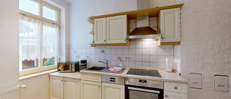 Frigorifero, microonde, forno, lavastoviglie