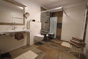 Suihku, hiustenkuivaaja