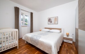 3 chambres, lit parapluie, Wi-Fi gratuit, draps fournis