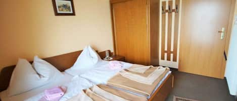 1 bedroom, in-room safe, desk, WiFi