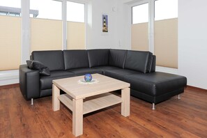 Unclassified image, 4 of 25, button