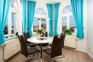 Uklassifisert bilde, 3 av 18, knapp