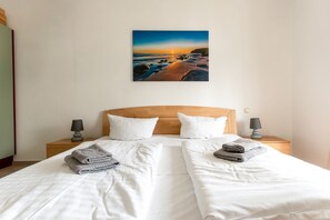 Unclassified image, 4 of 18, button - Vacation apartment 10 Haus Metropol, 2-room apartment close to the beach - Whg 10, 2 - room - (Binz)