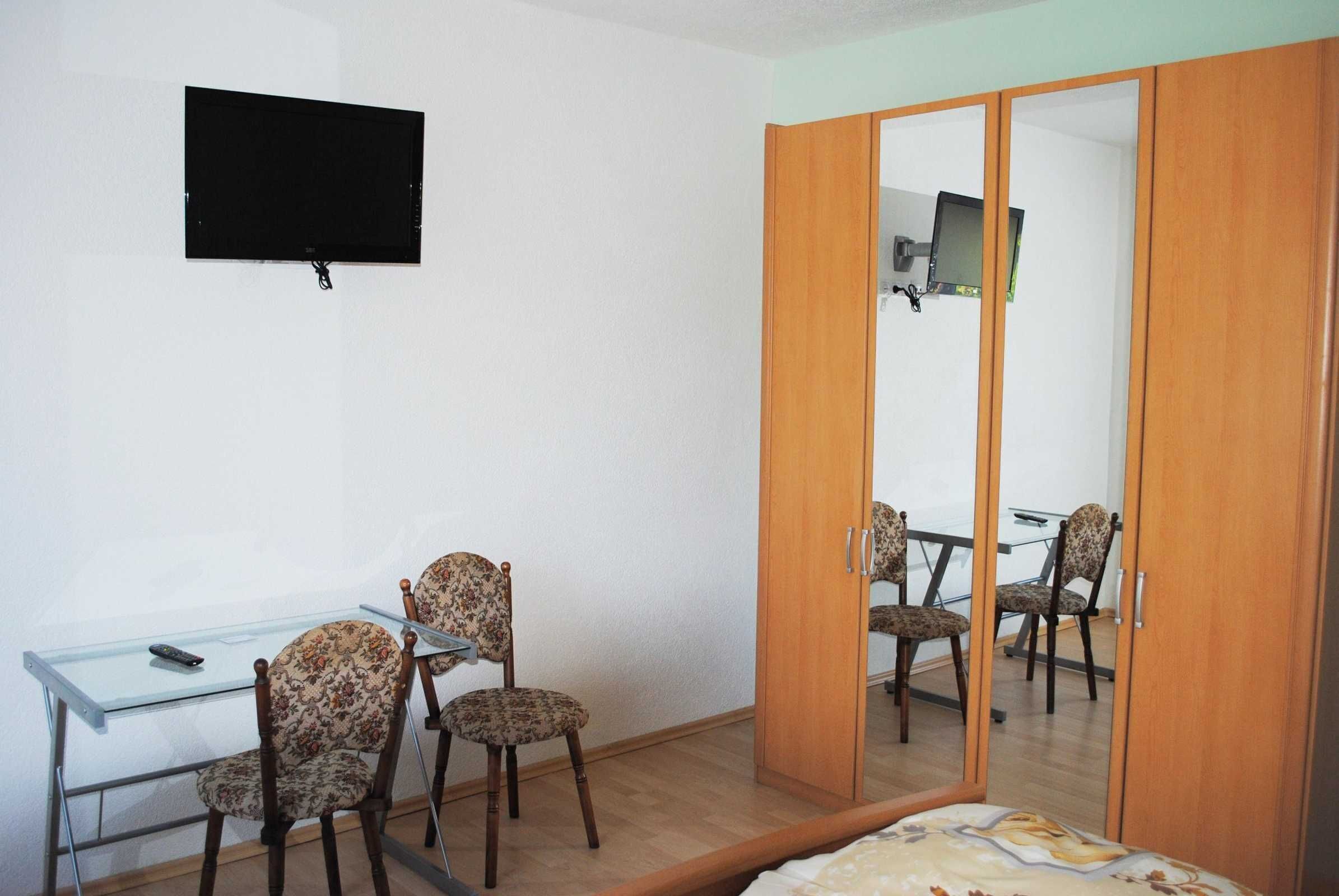 1 Schlafzimmer, Schreibtisch, WLAN, Bettwäsche