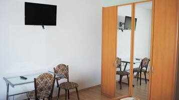 1 bedroom, desk, WiFi, bed sheets