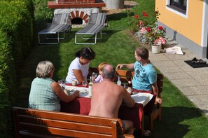 Unclassified image, 4 of 32, button - Apartment Höbart - two double rooms, kitchen, bathroom, toilet and anteroom (Wimbergeramt)