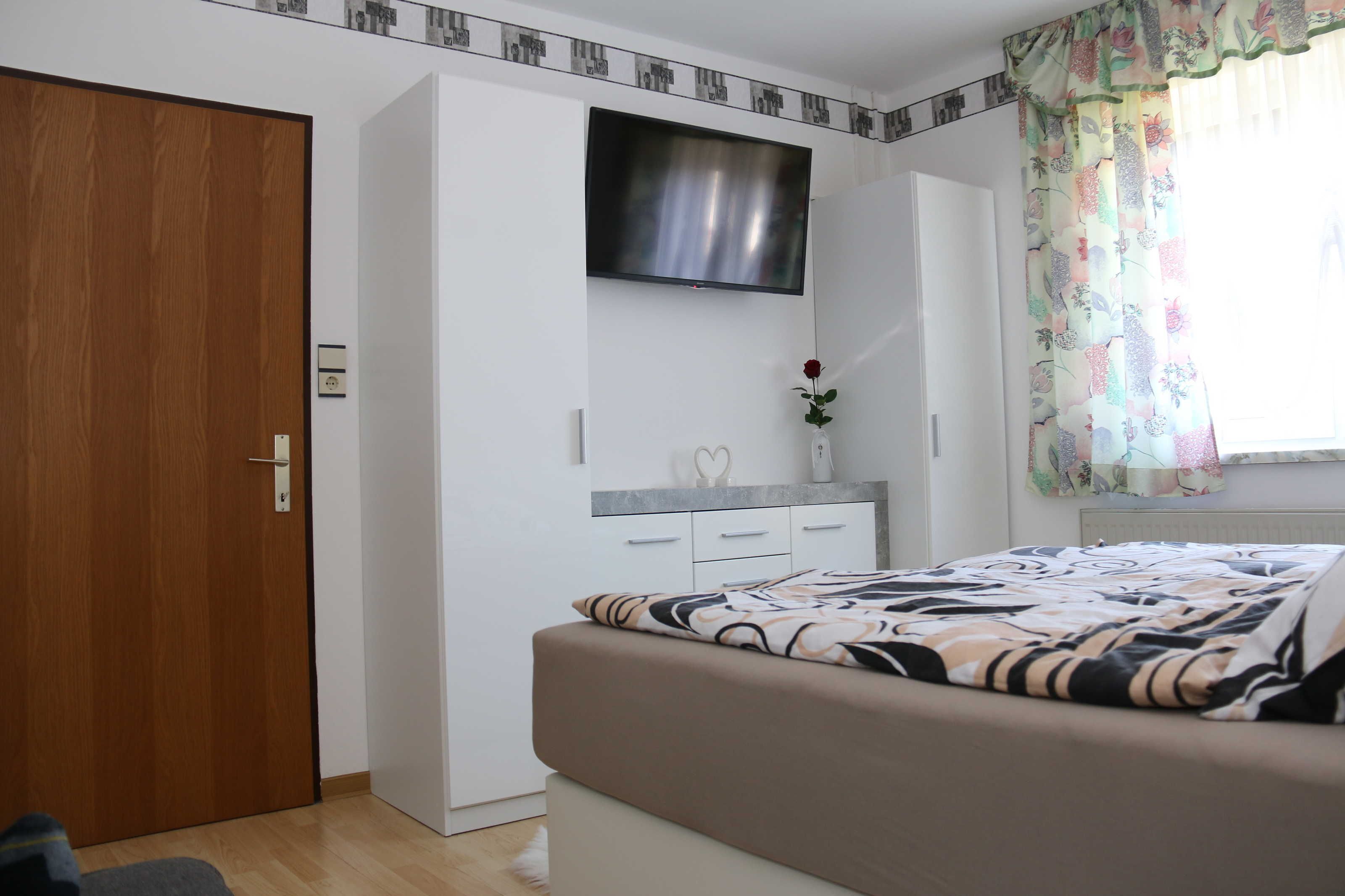 2 Schlafzimmer, Reisekinderbett, WLAN, Bettwäsche