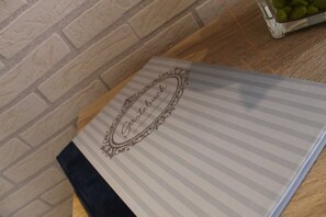 Unclassified image, 4 of 28, button