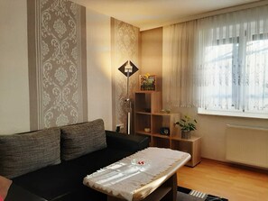 Unclassified image, 2 of 28, button