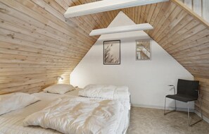 6 bedrooms, travel cot, free WiFi