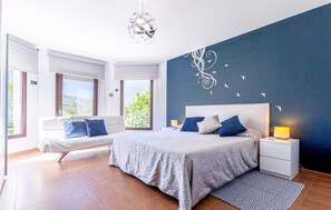 4 slaapkamers, reisbedje, gratis wifi, beddengoed