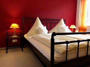 2 Schlafzimmer, Reisekinderbett, WLAN, Bettwäsche
