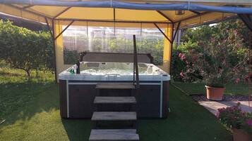 Idromassaggio all'aperto