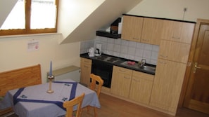 Kühlschrank, Ofen, Hochstuhl