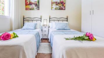 3 chambres, lit parapluie, Wi-Fi gratuit, draps fournis