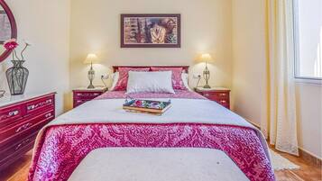 3 slaapkamers, reisbedje, gratis wifi, beddengoed