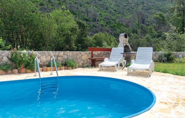 pool - 2 bedroom beautiful apartment in Trstenik (Trstenik)