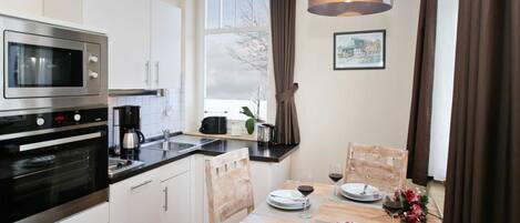 Fridge, microwave, oven, dishwasher