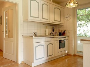 Kühlschrank, Mikrowelle, Geschirrspüler