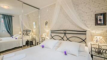 3 dormitoris, un bressol de viatge, wifi gratuïta i roba de llit