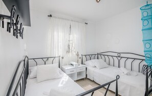 3 Schlafzimmer, Reisekinderbett, kostenloses WLAN, Bettwäsche