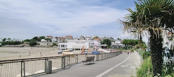 Awesome apartment in Royan with WiFi