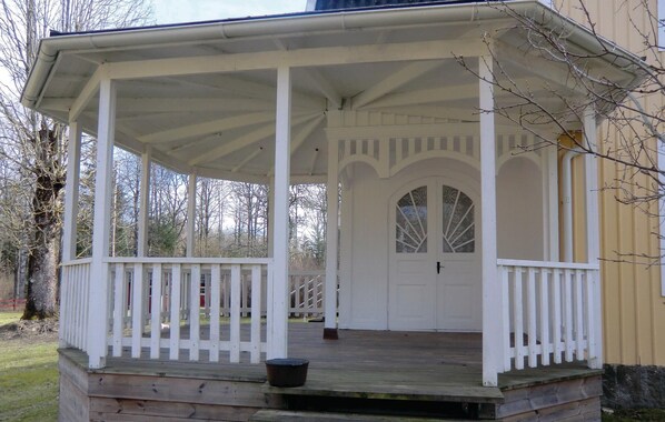 تفاصيل الفندق من الخارج