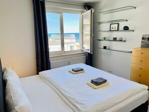 1 Schlafzimmer, Schreibtisch, Reisekinderbett, WLAN