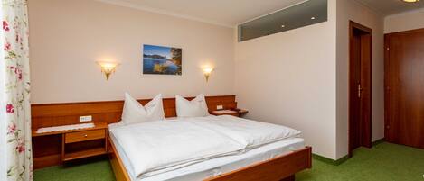 1 bedroom, in-room safe, WiFi, bed sheets