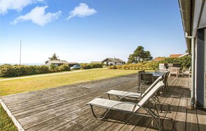 Outdoor dining - 3 bedroom amazing home in Slagelse (Slagelse)
