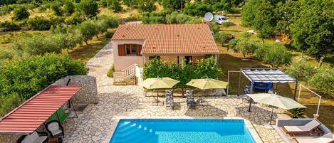 Piscine extérieure, piscine chauffée