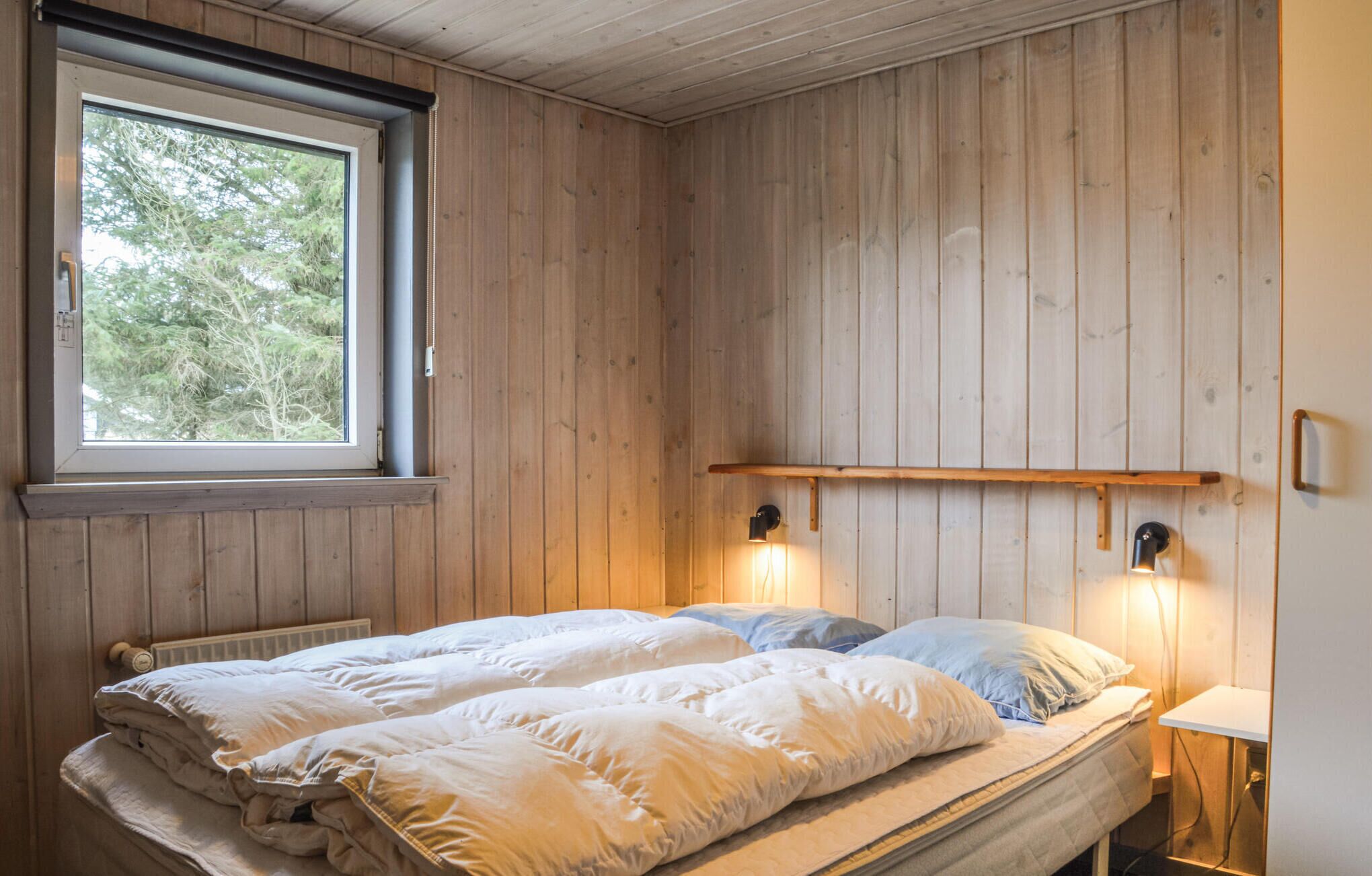 5 bedrooms, travel crib, free WiFi