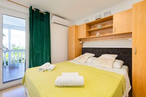 1 bedroom, WiFi - Studio with balcony and air conditioning (Malinska)