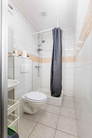 Shower - Studio with balcony and air conditioning (Malinska)