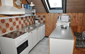 Kühlschrank, Herdplatte, Geschirrspüler
