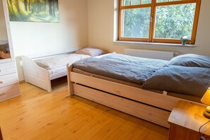 5 chambres, lit parapluie, Wi-Fi, draps fournis