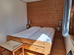 2 habitaciones y cuna de viaje